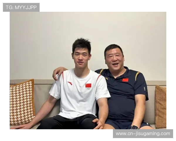 浙江队教练盛赞潘展乐训练刻苦 心肺功能不断提升表现突出